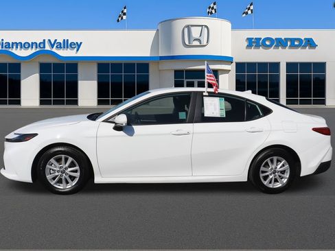 Used 2025 Toyota Camry LE image 7