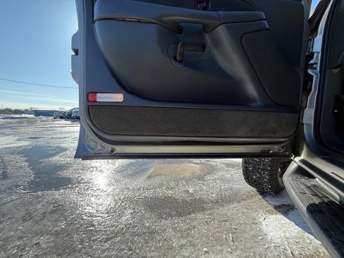 Used 2003 GMC Sierra 2500 SLE w/ Snow Plow Prep Package image 10