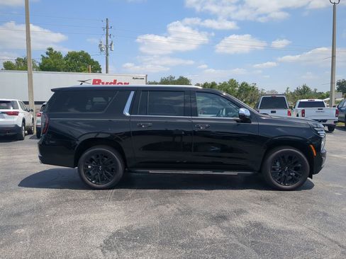 New 2025 Chevrolet Suburban Premier image 3