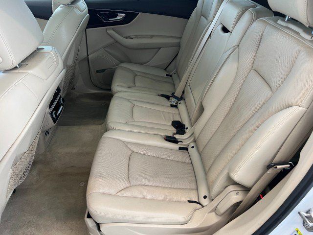 Used 2018 Audi Q7 3.0T Prestige AWD/4WD image 34