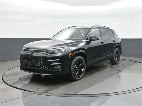 New 2026 Volkswagen Tiguan SE R-Line image 3