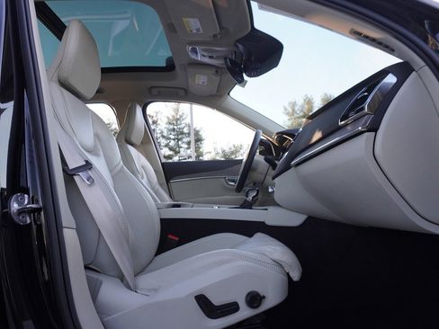 Used 2022 Volvo XC90 T6 Inscription w/ Advanced Package image 40