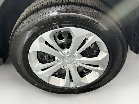 Used 2025 Chevrolet Trax LS image 11