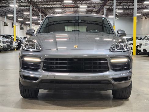 Used 2022 Porsche Cayenne image 2