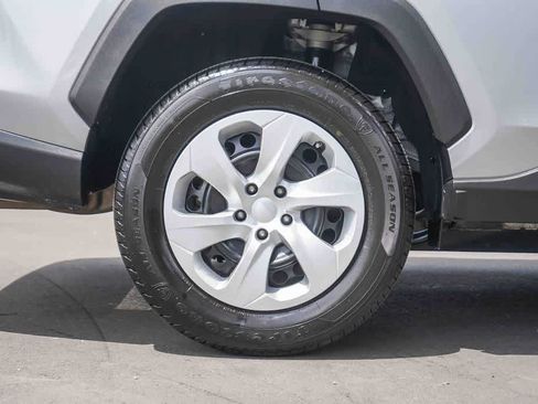 Used 2021 Toyota RAV4 LE w/ Carpet Mat Package (TMS) FWD image 8