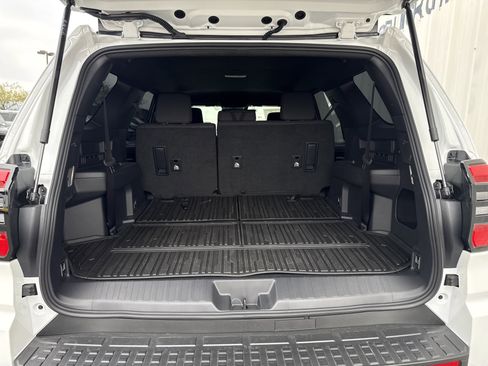 Used 2025 Toyota 4Runner SR5 image 9