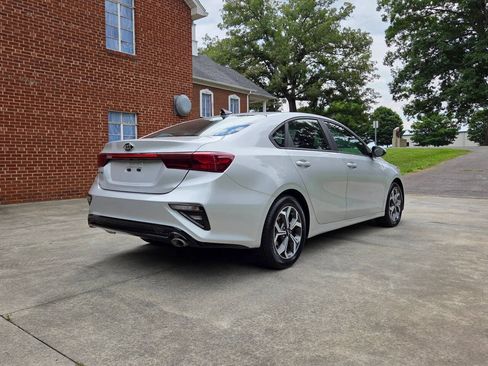 Used 2021 Kia Forte LXS FWD image 5