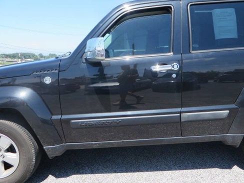 Used 2012 Jeep Liberty Sport image 37