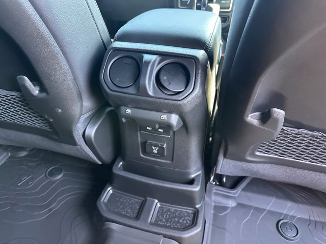 New 2027 Jeep Wrangler Unlimited Sahara AWD/4WD image 32