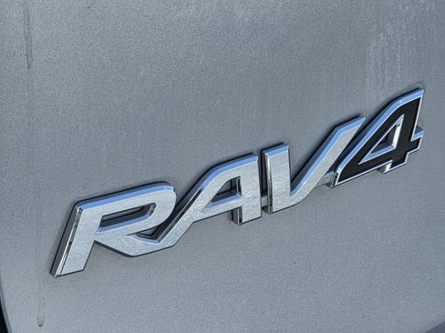 Used 2022 Toyota RAV4 XLE w/ Convenience Package AWD/4WD image 40