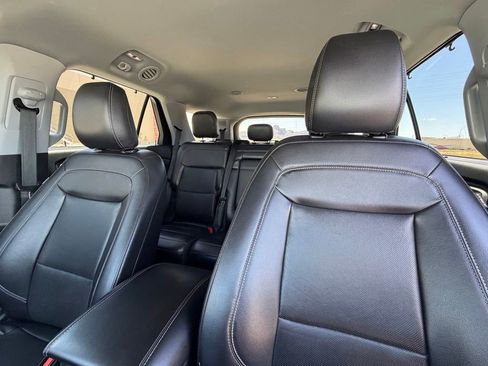 Used 2022 Ford Explorer Limited AWD/4WD image 14