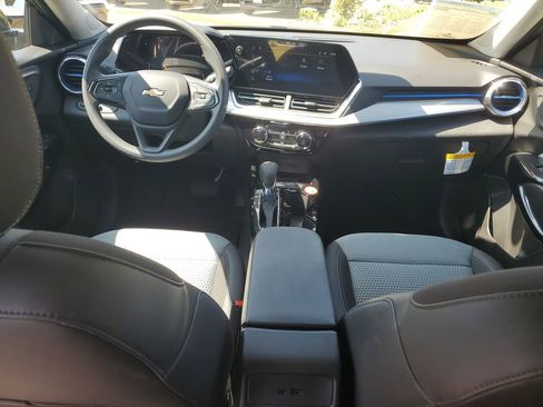 Used 2026 Chevrolet Trax LT image 10