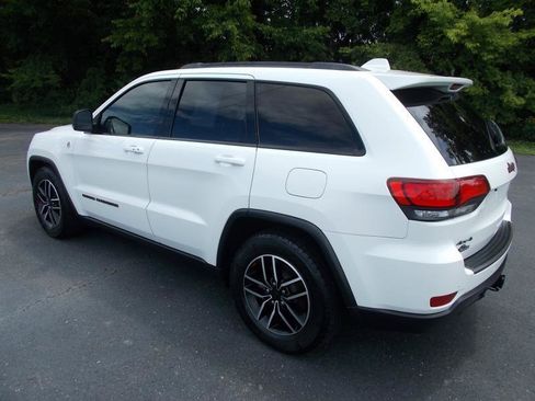 Used 2021 Jeep Grand Cherokee Trailhawk w/ Premium Lighting Group AWD/4WD image 5