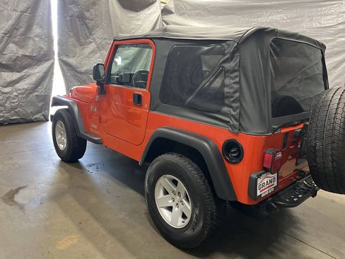 Used 2005 Jeep Wrangler X AWD/4WD image 4