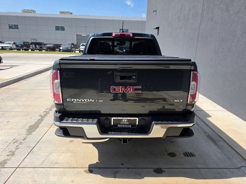 Used 2017 GMC Canyon SLT RWD image 5