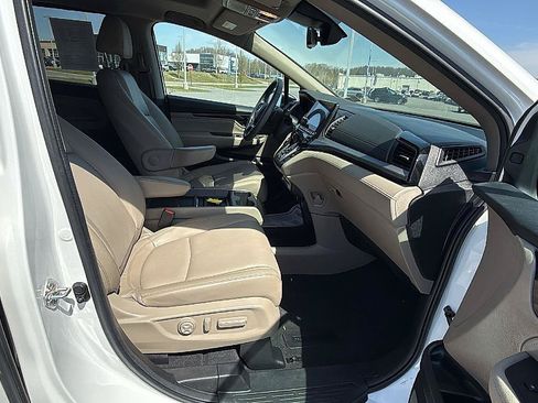 Used 2024 Honda Odyssey Touring image 17