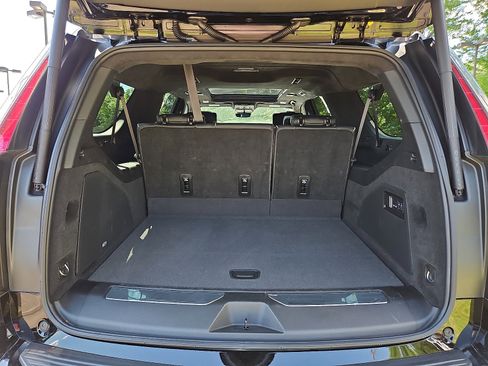 Used 2024 Cadillac Escalade ESV Sport Platinum w/ LPO, ONYX Package AWD/4WD image 32