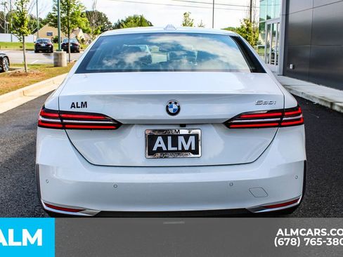 Used 2025 BMW 530i w/ Premium Package image 11