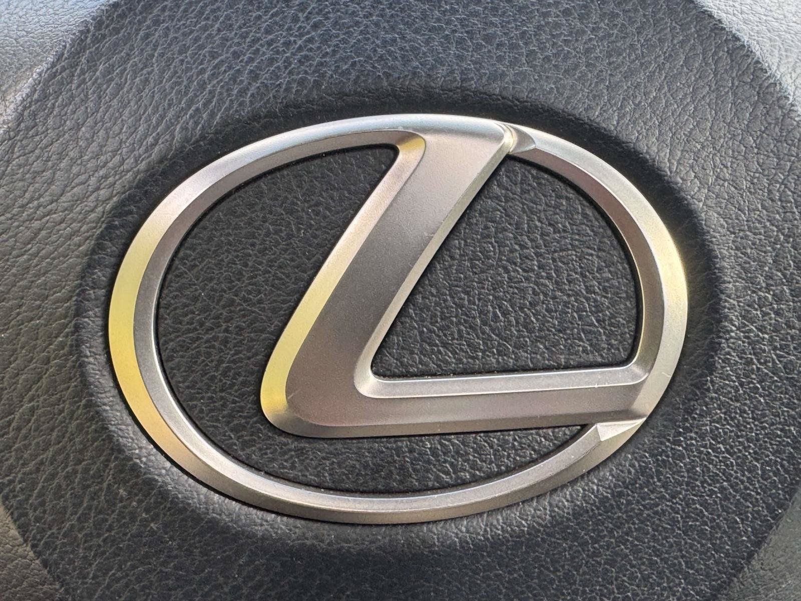 Used 2017 Lexus LX 570 4WD w/ Luxury Package image 35