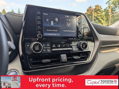 Used 2022 Toyota Highlander XLE AWD/4WD image 20