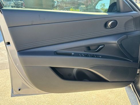 Certified 2025 Hyundai Elantra Sport image 10