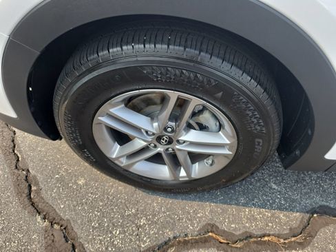 Used 2017 Hyundai Santa Fe Sport FWD image 10