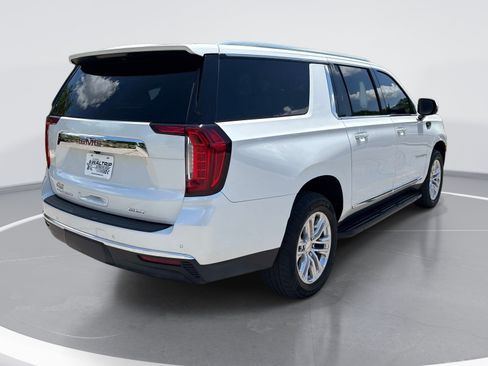 Used 2021 GMC Yukon XL SLT w/ Rear Media and Nav Package AWD/4WD image 8