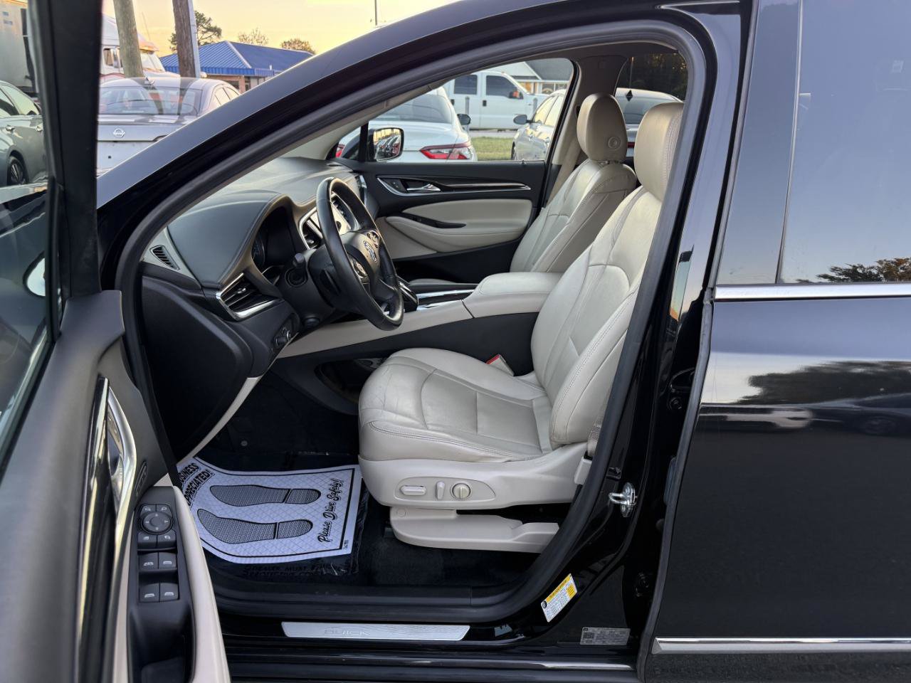 Used 2018 Buick Enclave Premium w/ Experience Buick Package AWD/4WD image 9