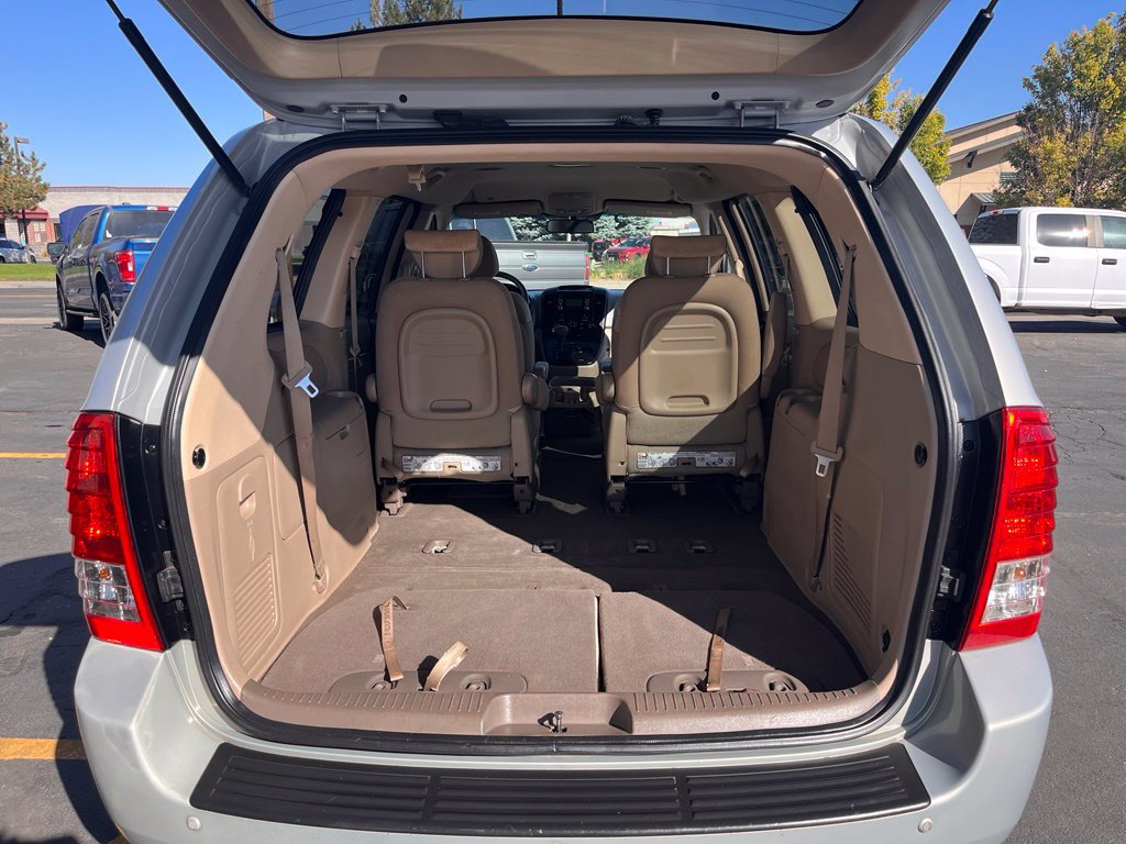 Used 2012 Kia Sedona LX FWD image 5