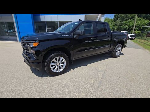 New 2025 Chevrolet Silverado 1500 Custom image 4