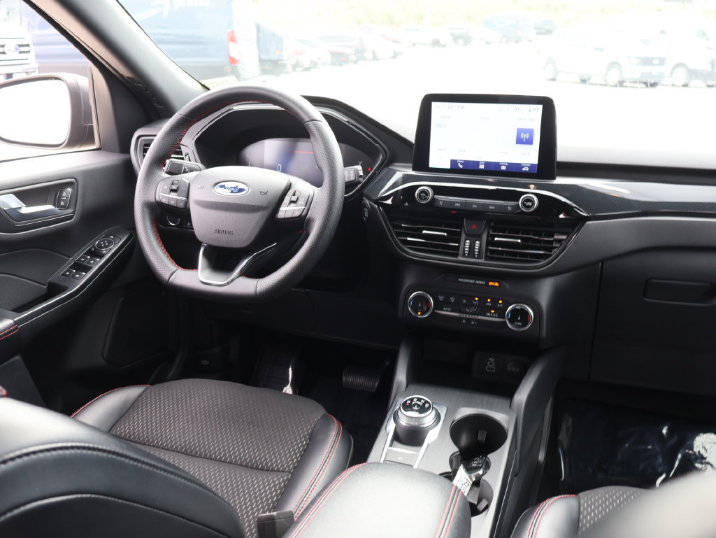 Certified 2025 Ford Escape ST-Line AWD/4WD image 13