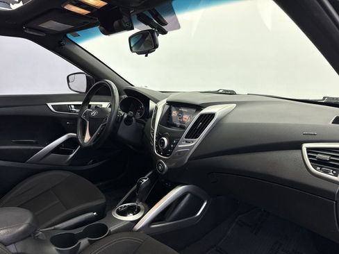 Used 2017 Hyundai Veloster Value Edition image 30