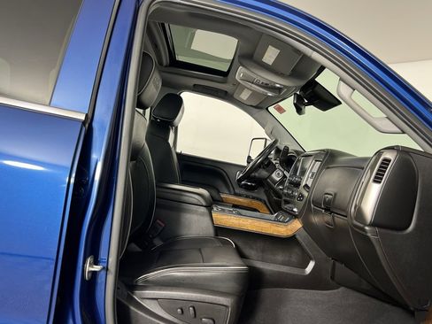 Used 2019 Chevrolet Silverado 3500 High Country w/ Duramax Plus Package image 31