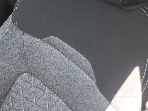Used 2025 Nissan Kicks SV FWD image 32