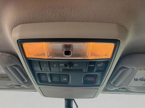 Used 2013 Toyota 4Runner Limited AWD/4WD image 31