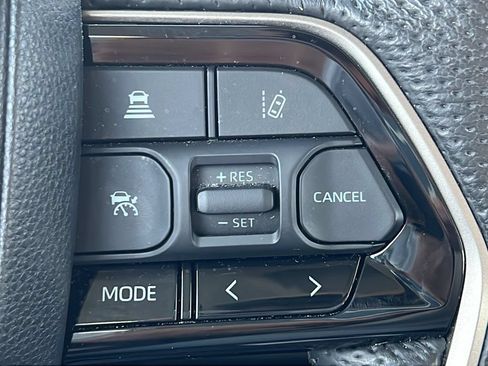 Used 2024 Toyota Tundra Limited AWD/4WD image 21