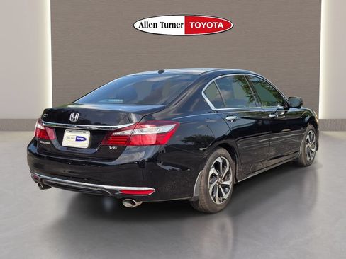Used 2017 Honda Accord EX-L image 6