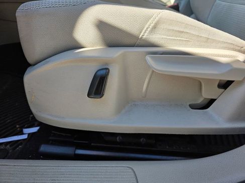 Used 2016 Volkswagen Golf Limited Edition image 14