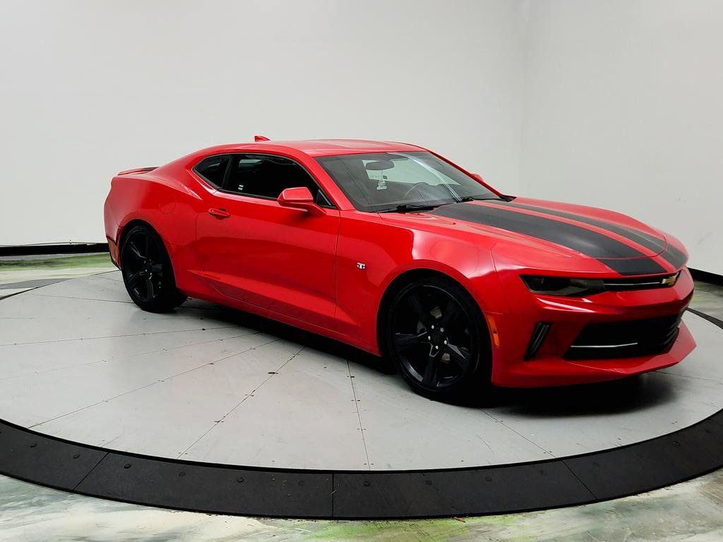 Used 2018 Chevrolet Camaro LT RWD image 3