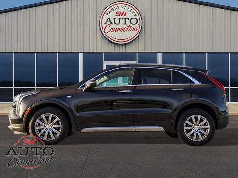 Used 2023 Cadillac XT4 Premium Luxury image 4