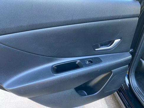 Used 2023 Hyundai Elantra SEL w/ Cargo Package FWD image 32