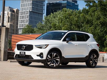 Certified 2023 Volvo XC40 B5 Plus w/ Protection Package Premier