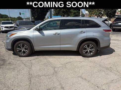 Used 2016 Toyota Highlander XLE AWD/4WD image 8
