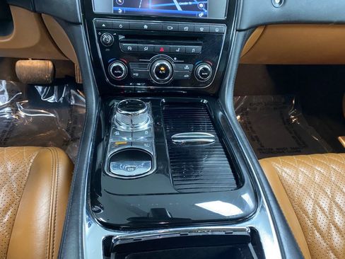 Used 2017 Jaguar XJ L Portfolio image 30