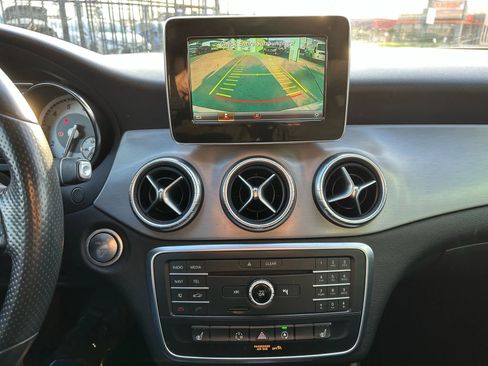 Used 2015 Mercedes-Benz CLA 250 image 21