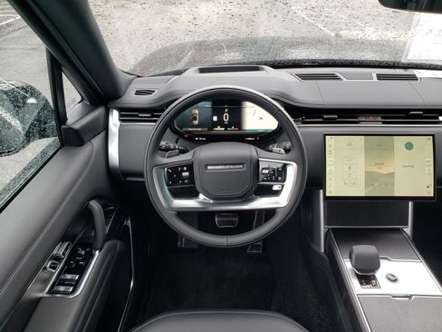 New 2026 Land Rover Range Rover Long Wheelbase SE AWD/4WD image 14