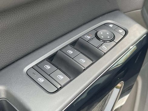 New 2026 Nissan Pathfinder SV FWD image 25