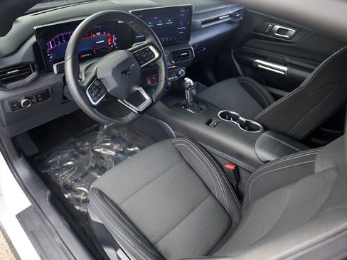 Used 2025 Ford Mustang Coupe image 13