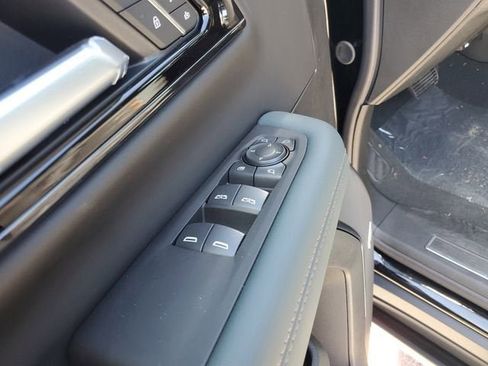 New 2026 GMC Yukon AT4 AWD/4WD image 18