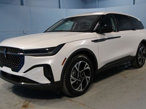 New 2026 Lincoln Nautilus Premier w/ Equipment Group 102A image 34